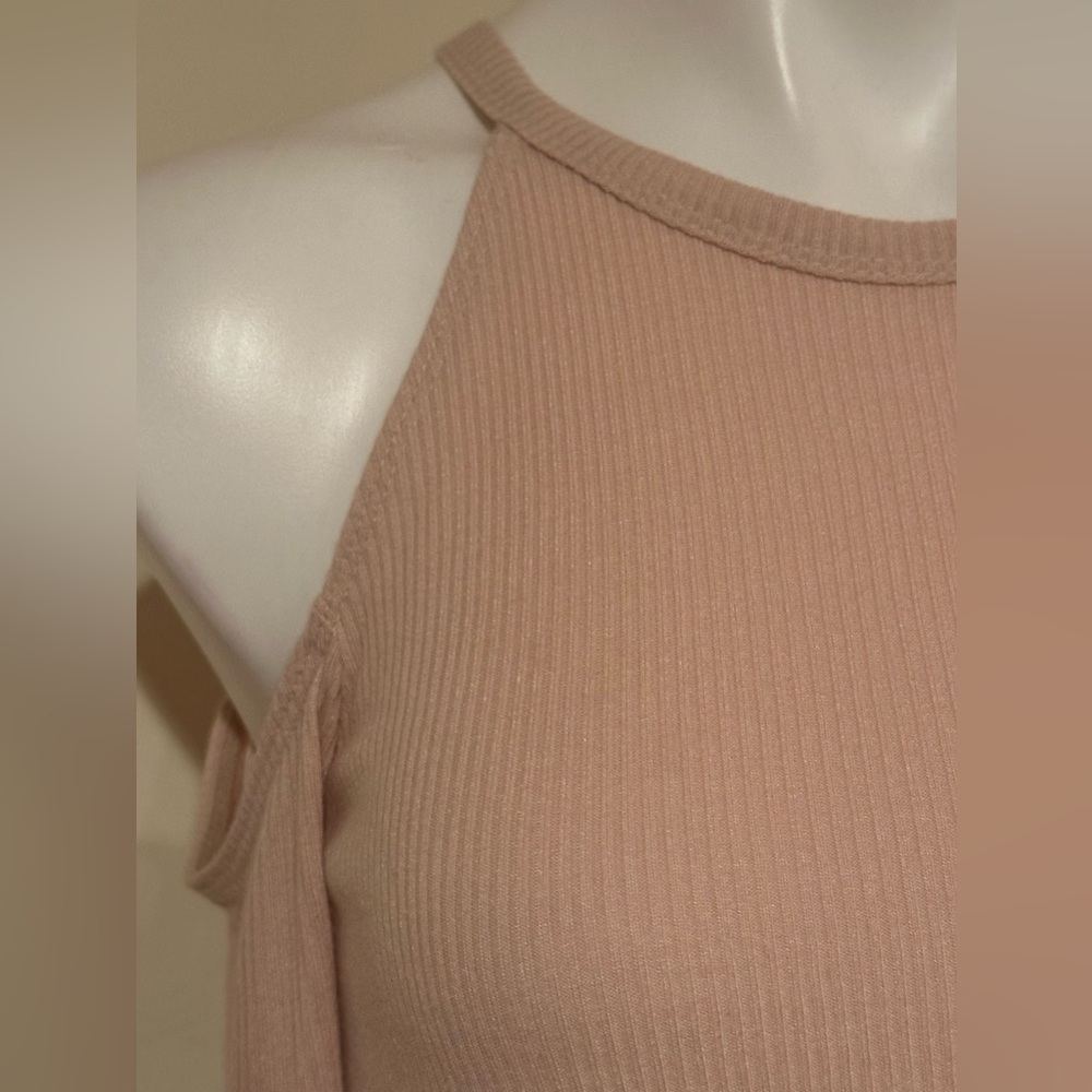 AEROPOSTALE Pale Pink Cold Shoulder Slits On Sides Light Material Sz XS/TP - Picture 7 of 14